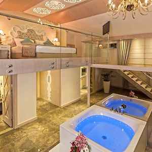 Kamer met een King Size Bed